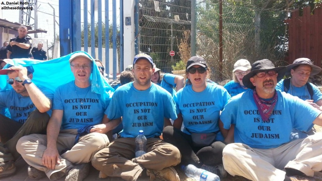 Photo: Direct action in Hebron, The Center for Jewish nonviolence